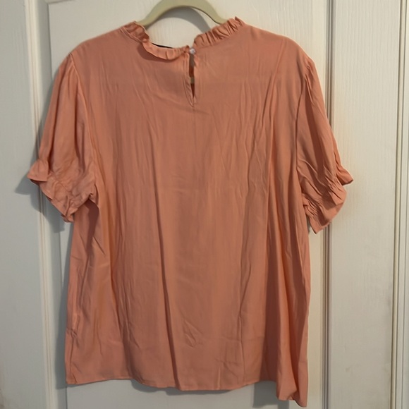 Peach short ruffled sleeve blouse. With tag. - Picture 4 of 4